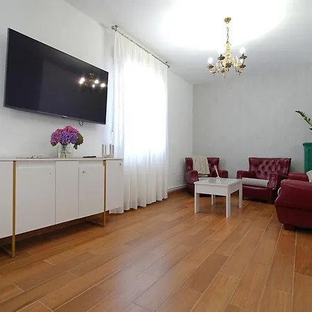 Galihost - Enorme Casa Con Gran Zona Exterior En Tatil Evi