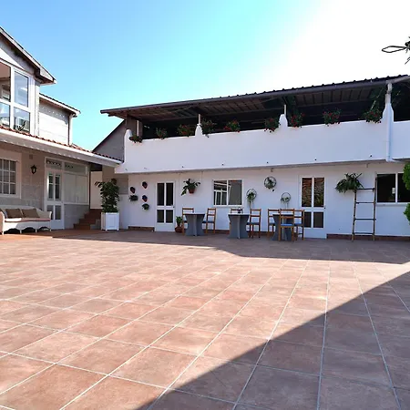 Galihost - Enorme Casa Con Gran Zona Exterior En Cambados