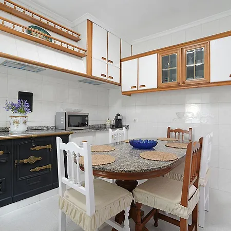 Holiday home Galihost - Enorme Casa Con Gran Zona Exterior En Cambados