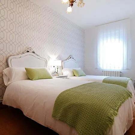 Galihost - Enorme Casa Con Gran Zona Exterior En Cambados