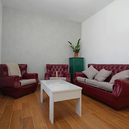 Galihost - Enorme Casa Con Gran Zona Exterior En *