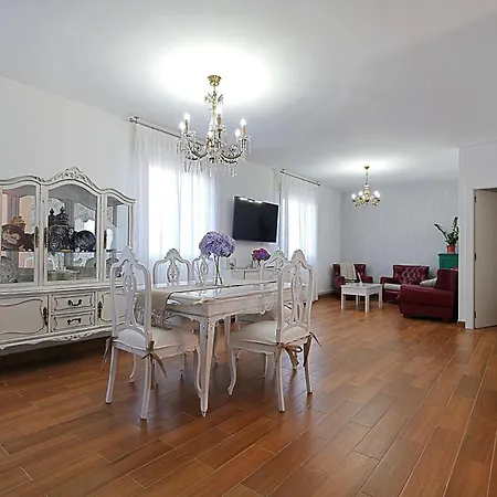 Galihost - Enorme Casa Con Gran Zona Exterior En Holiday home