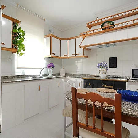 Galihost - Enorme Casa Con Gran Zona Exterior En Cambados